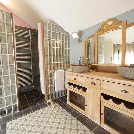 Holiday home L'annexe Du Chateau Des Girards *