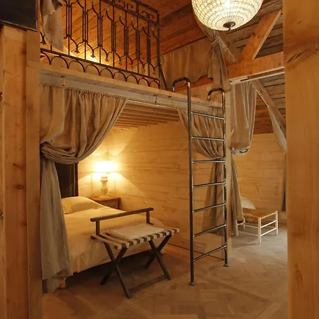 L'annexe Du Chateau Des Girards *